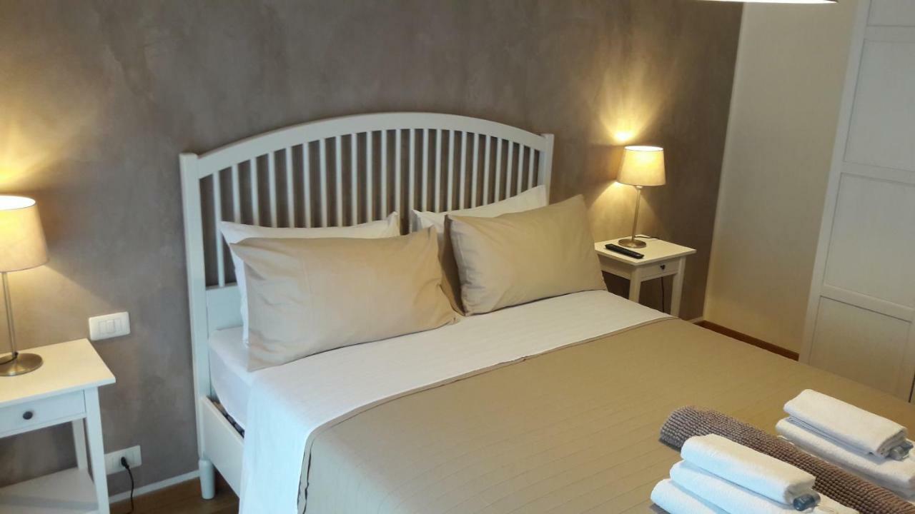 Residenza Leon Bed and Breakfast Castelnuovo del Garda Exteriör bild