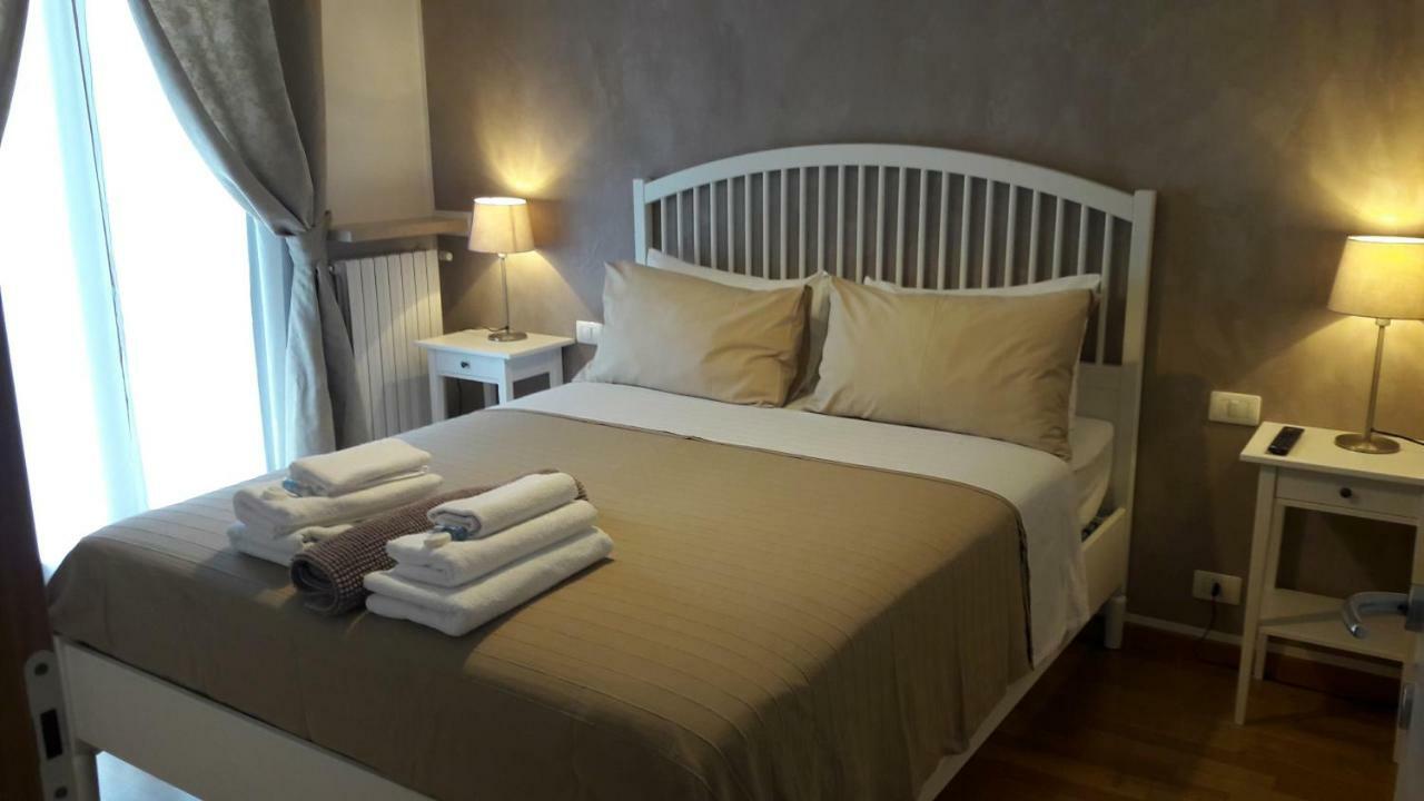 Residenza Leon Bed and Breakfast Castelnuovo del Garda Exteriör bild
